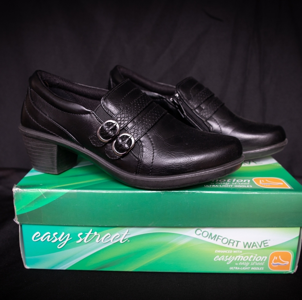 NEW! Easy Street Stroll Black Slip On Loafers 9W